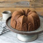 Molde Fleur de Lis Bundt® - Nordic Ware. - Imagen 4