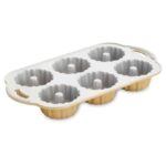 Molde Anniversary Bundtlette Gold - Nordic Ware. - Imagen 3