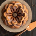 Molde Magnolia Bundt® - Nordic Ware. - Imagen 2