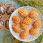 Molde Ornamental Egg Cakelet - Nordic Ware - Imagen 4